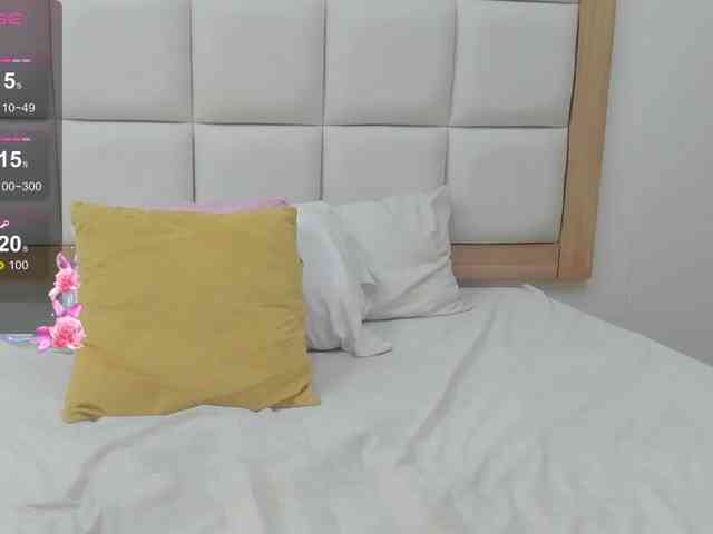 MiaBlake webcam