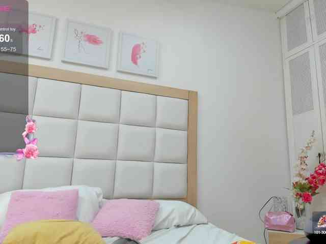MiaBlake webcam