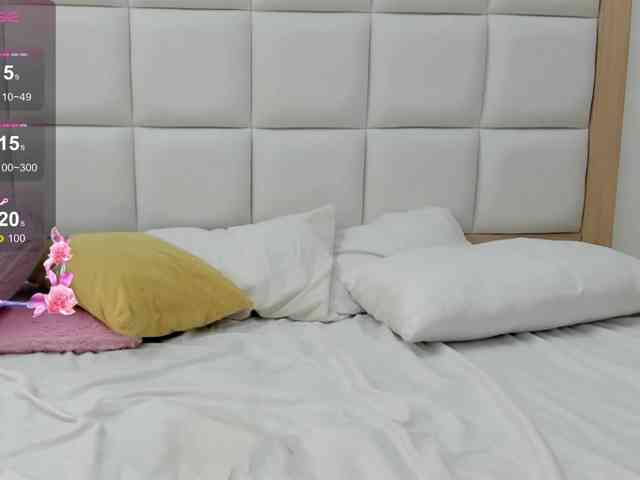 MiaBlake webcam