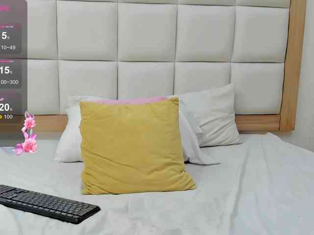 MiaBlake webcam