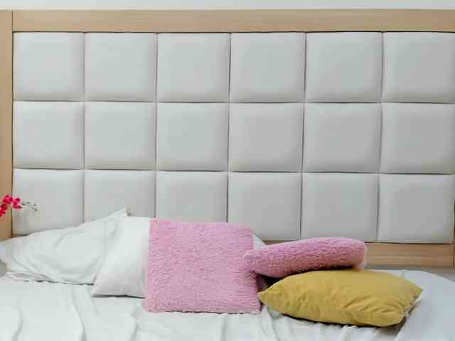 MiaBlake webcam