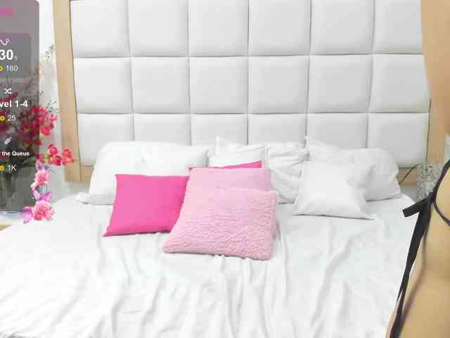 MiaBlake webcam