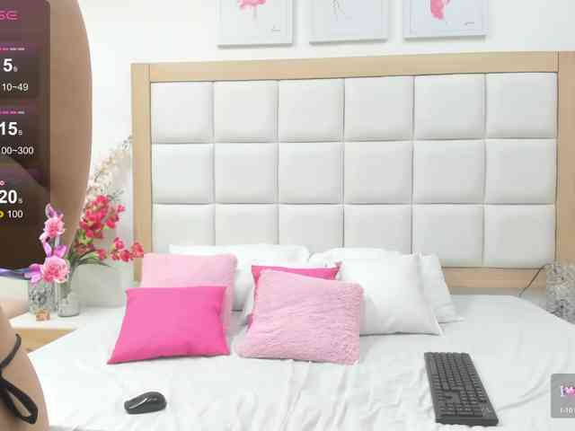 MiaBlake webcam