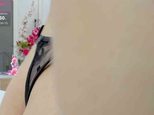 MiaBlake webcam
