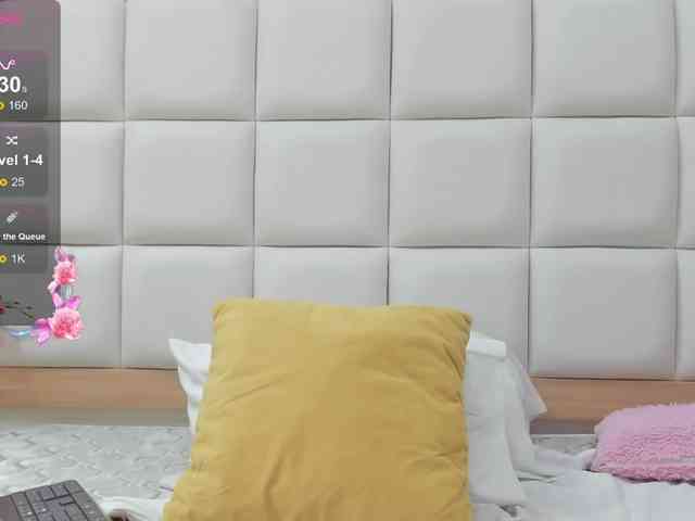 MiaBlake webcam