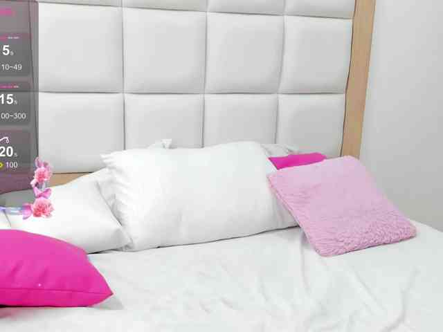 MiaBlake webcam