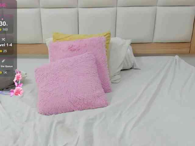 MiaBlake webcam