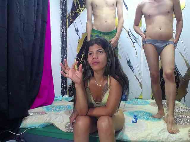 TheNewHotMarchGroup webcam