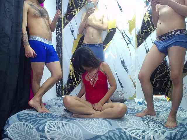 TheNewHotMarchGroup webcam