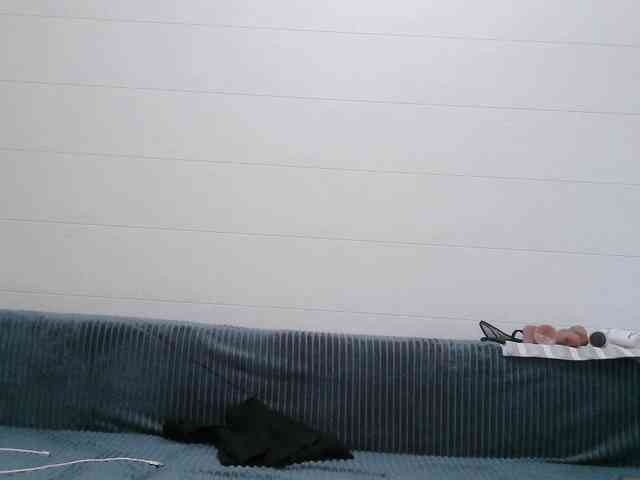 Alina-black webcam