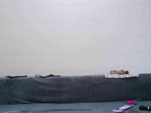 Alina-black webcam