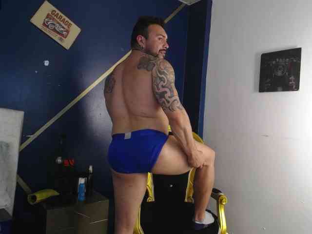 MuscleBigguy