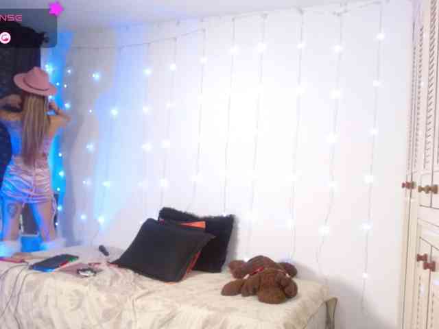 charlottelandry Live Webcam on BongaCams