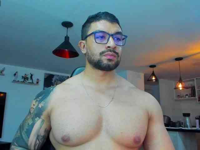 Ryan-reyin Live Webcam on BongaCams