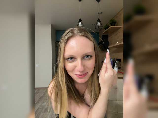 HotWillow's BongaCams show and profile