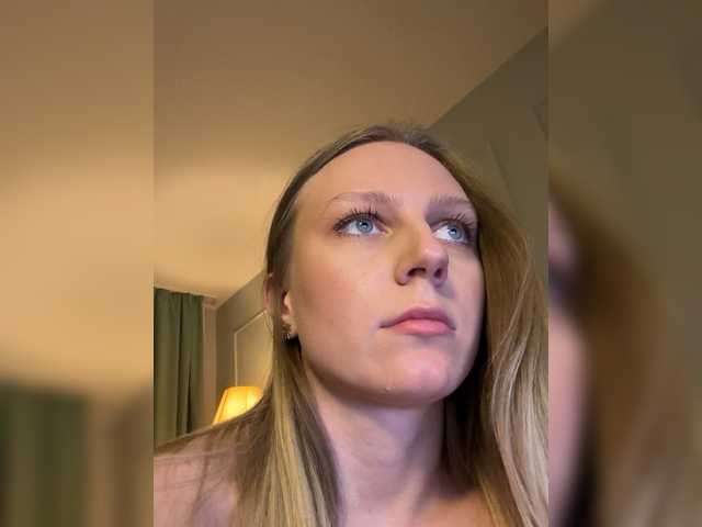 HotWillow's BongaCams show and profile