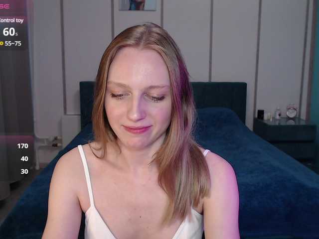  HotWillow chat room