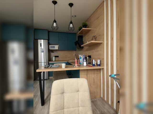 видео HotWillow