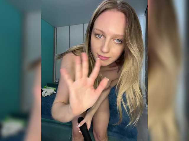 HotWillow from BongaCams