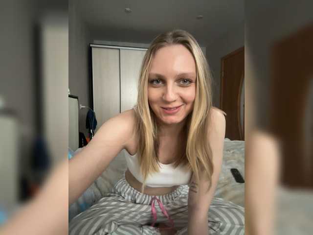 HotWillow's BongaCams show and profile