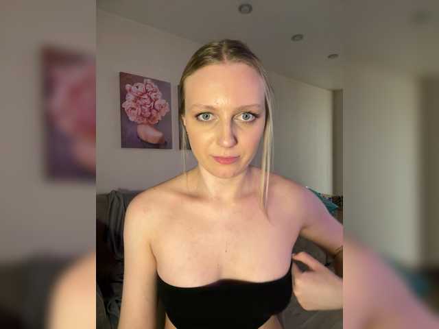 HotWillow's BongaCams show and profile