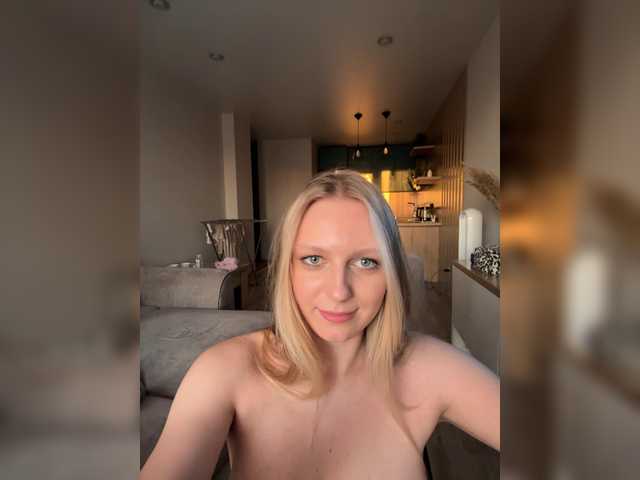 HotWillow's BongaCams show and profile