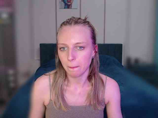 real web cam porn HotWillow