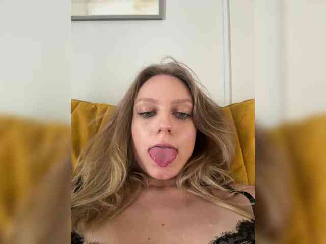 HotWillow webcam