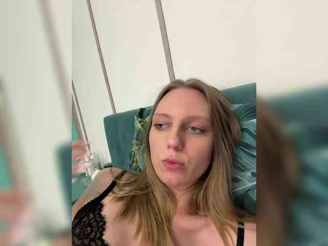 HotWillow webcam