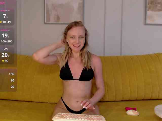 strip chat live HotWillow