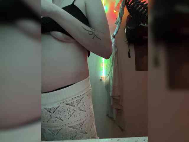 FreakyFaith webcam