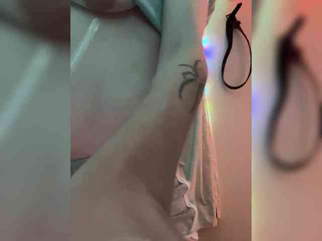 FreakyFaith webcam