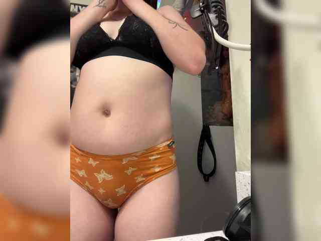 FreakyFaith webcam