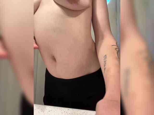 FreakyFaith webcam