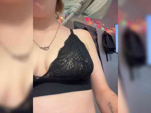 FreakyFaith webcam