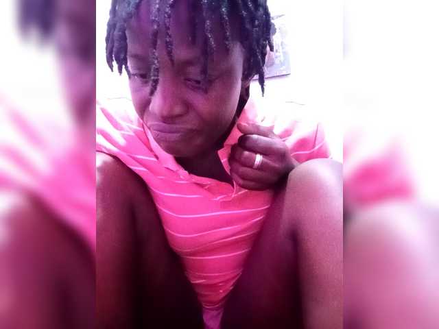 Yourdreamgirl's BongaCams show and profile