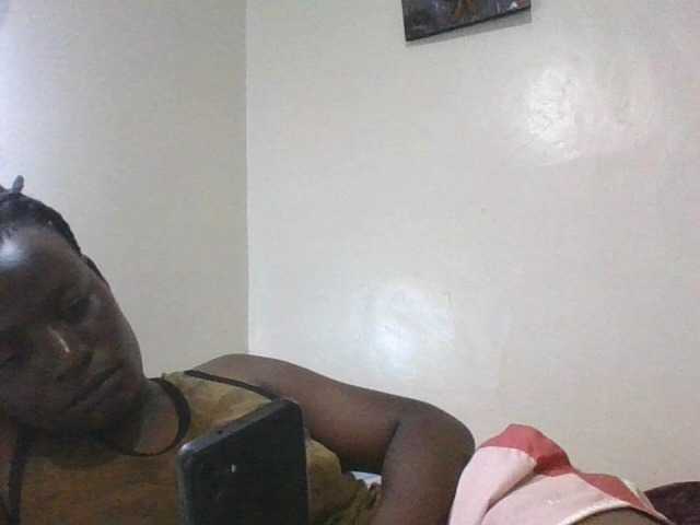 Yourdreamgirl live cam profile