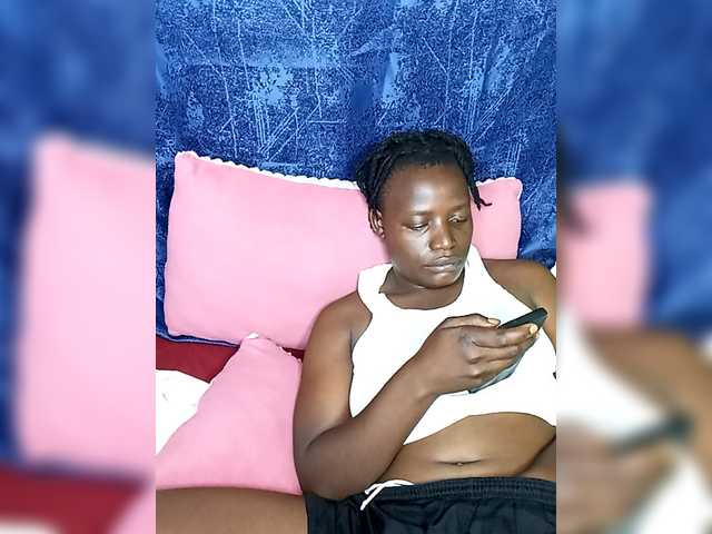 Yourdreamgirl's BongaCams show and profile