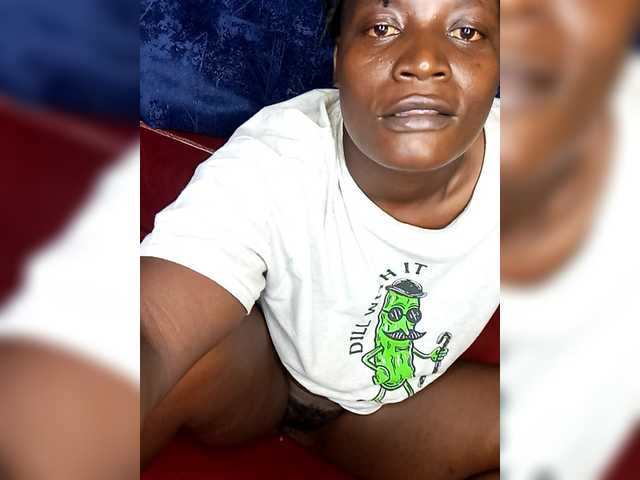 Yourdreamgirl's BongaCams show and profile