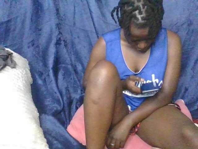 Yourdreamgirl's BongaCams show and profile