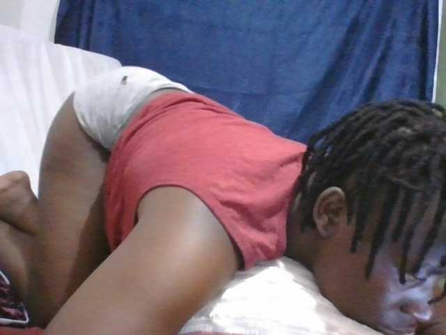 Yourdreamgirl's BongaCams show and profile