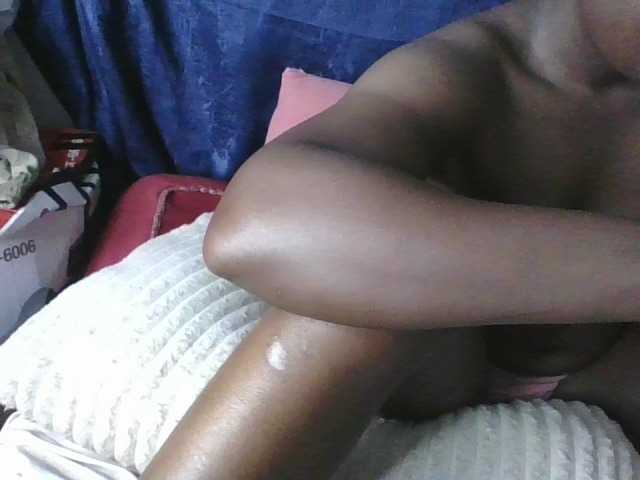 Yourdreamgirl's BongaCams show and profile