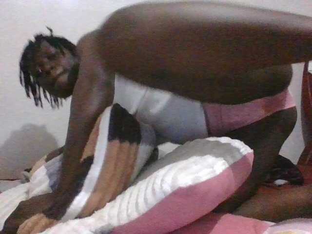 Yourdreamgirl webcam