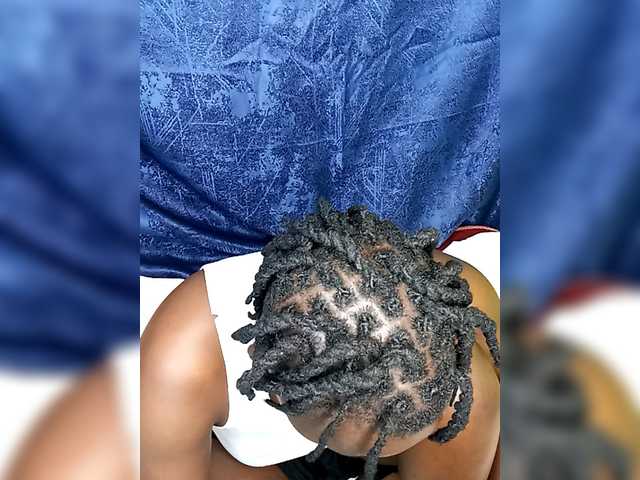 Yourdreamgirl's BongaCams show and profile