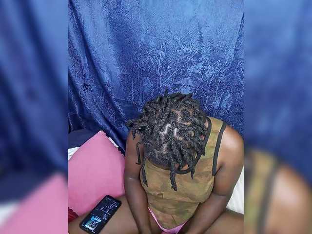 Yourdreamgirl's BongaCams show and profile