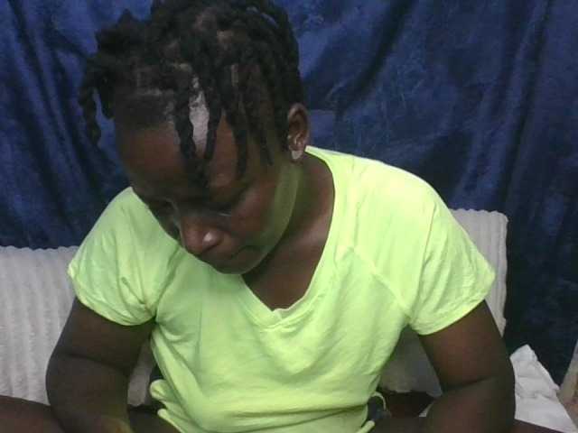 Yourdreamgirl's BongaCams show and profile