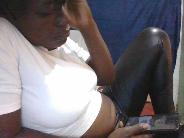 Yourdreamgirl's BongaCams show and profile