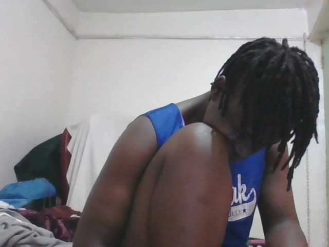 Yourdreamgirl's BongaCams show and profile