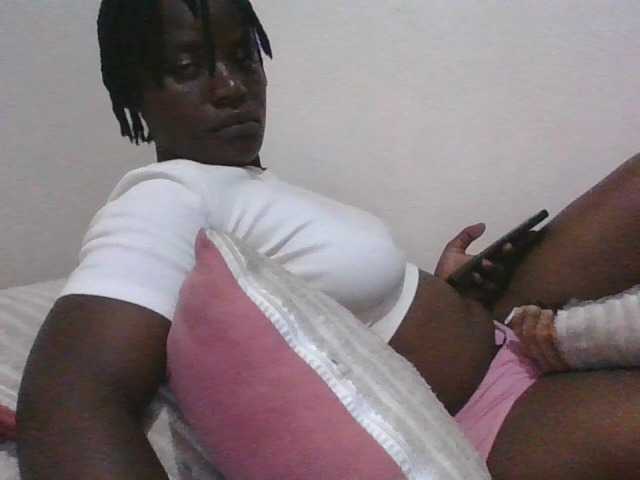 Yourdreamgirl's BongaCams show and profile