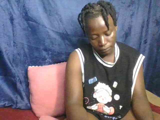 Yourdreamgirl webcam